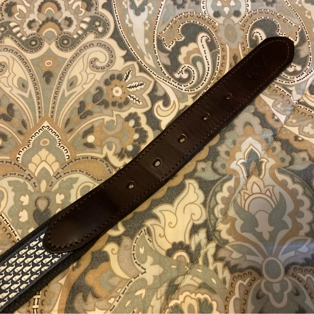Like New Vineyard Vines Whale Canvas Club Belt Sz 42 Worn 1x